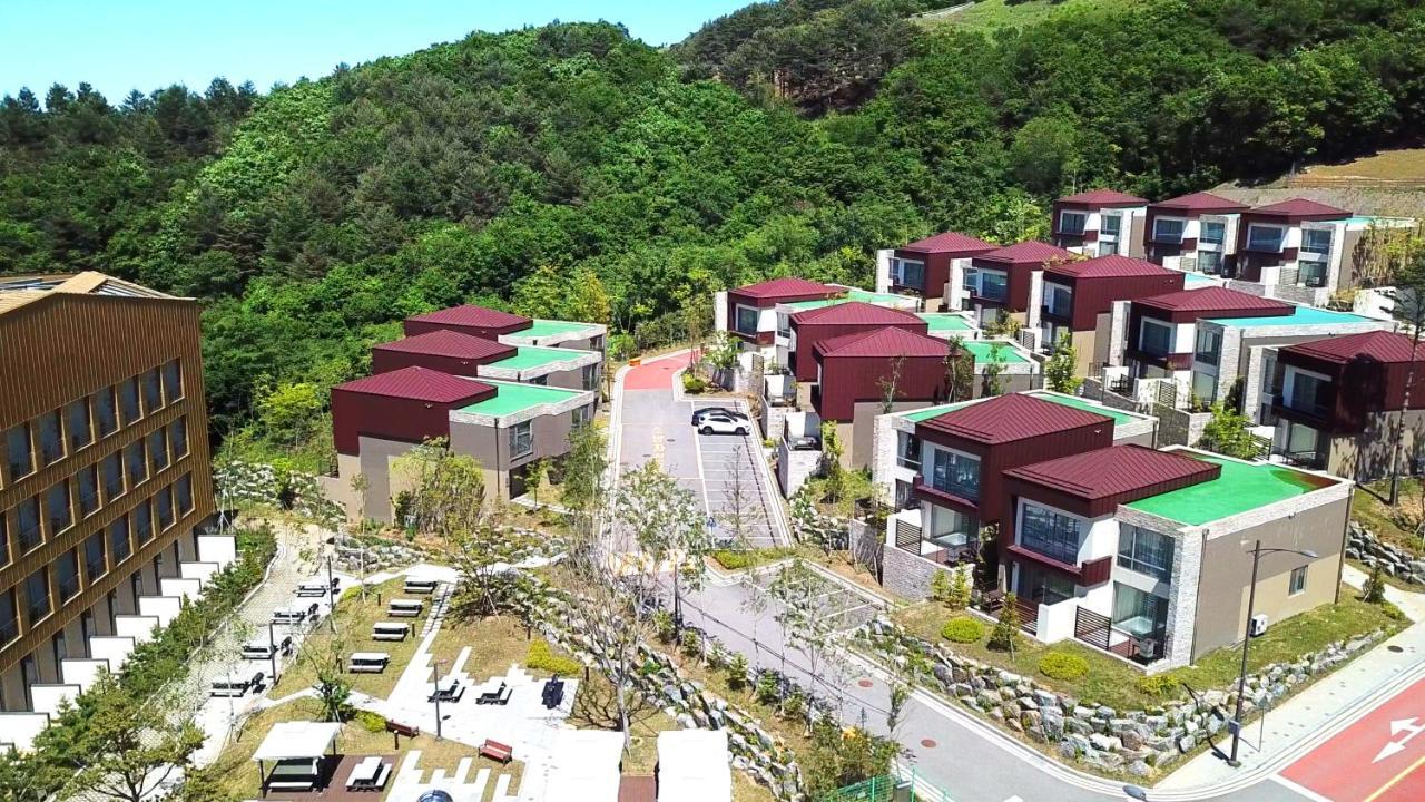 Ramada Hotel & Suite By Wyndham Gangwon Pyeongchang Exterior foto