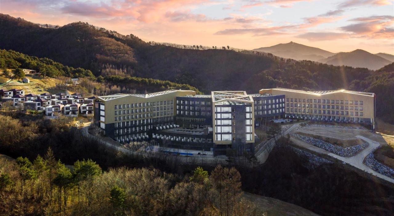 Ramada Hotel & Suite By Wyndham Gangwon Pyeongchang Exterior foto